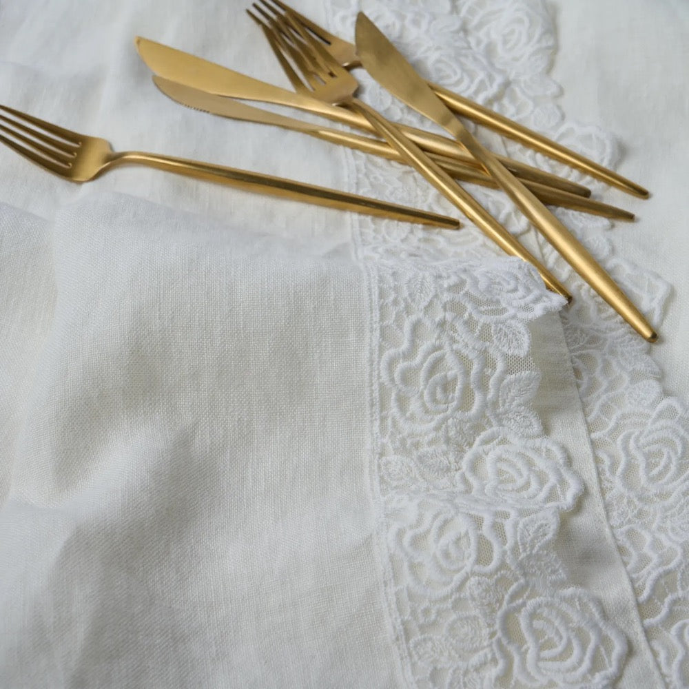 French Linen Tablecloth with Lace – Custom Size, Handmade, Matching Napkins, Wedding & Farmhouse Dining Décor, Rectangle or Square